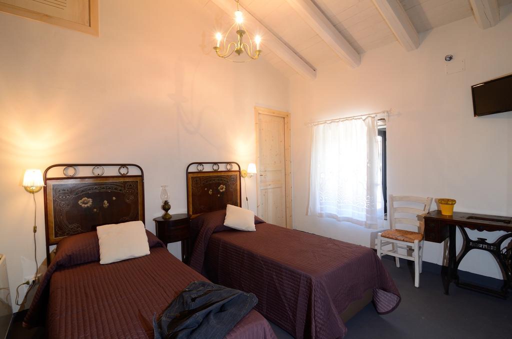 Hotel Il Tanaceto Castiglione De Sicilia Pokój zdjęcie